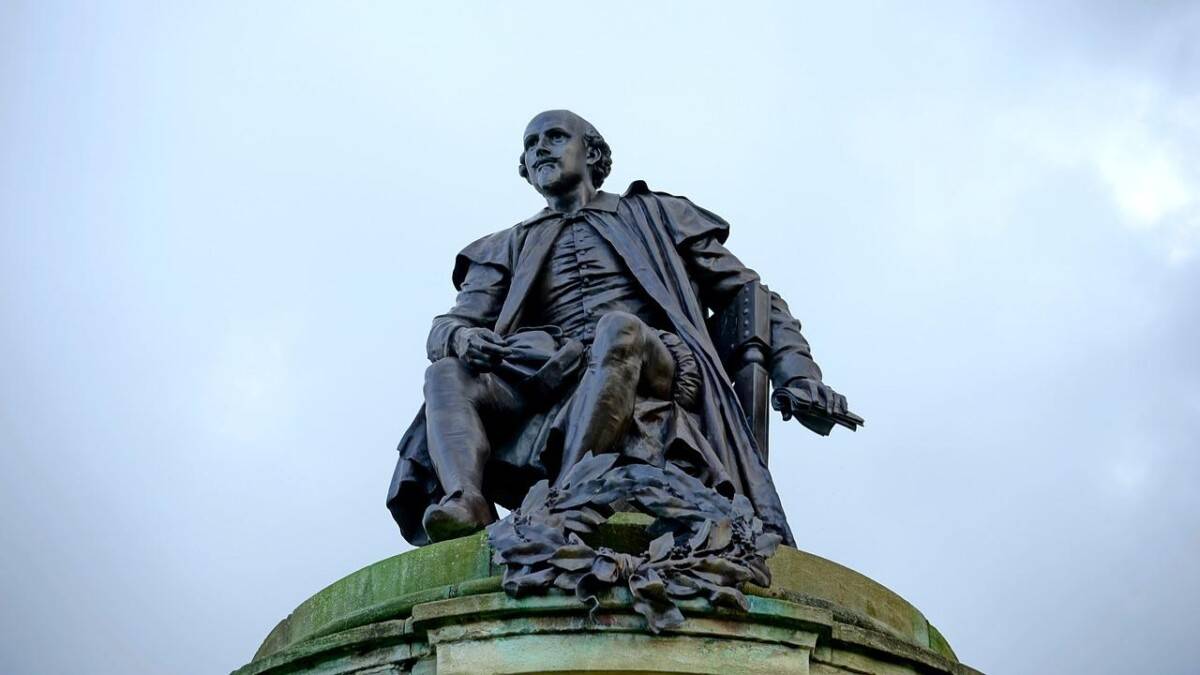 William Shakespeare Statue in Stratford Upon Avon